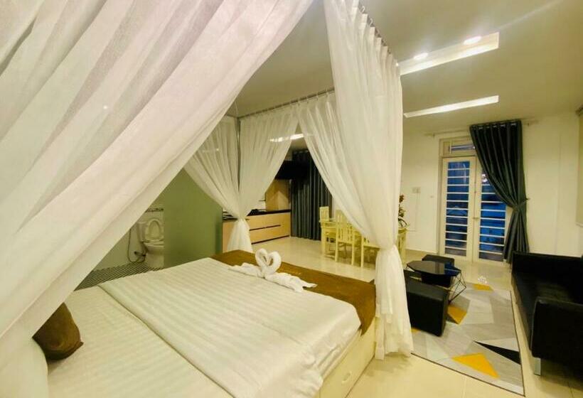 Deluxe Room, Saigon Rose