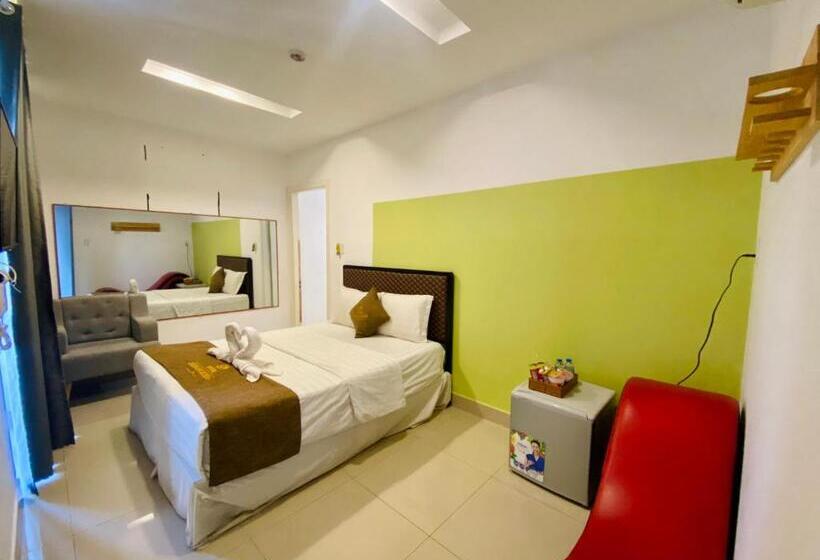 Superior Room, Saigon Rose