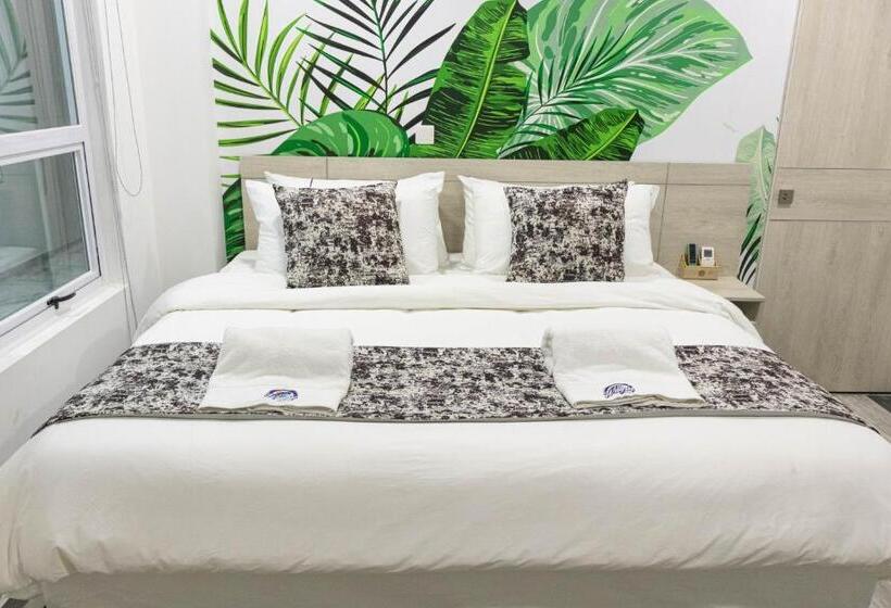 标准间, Wayra Club