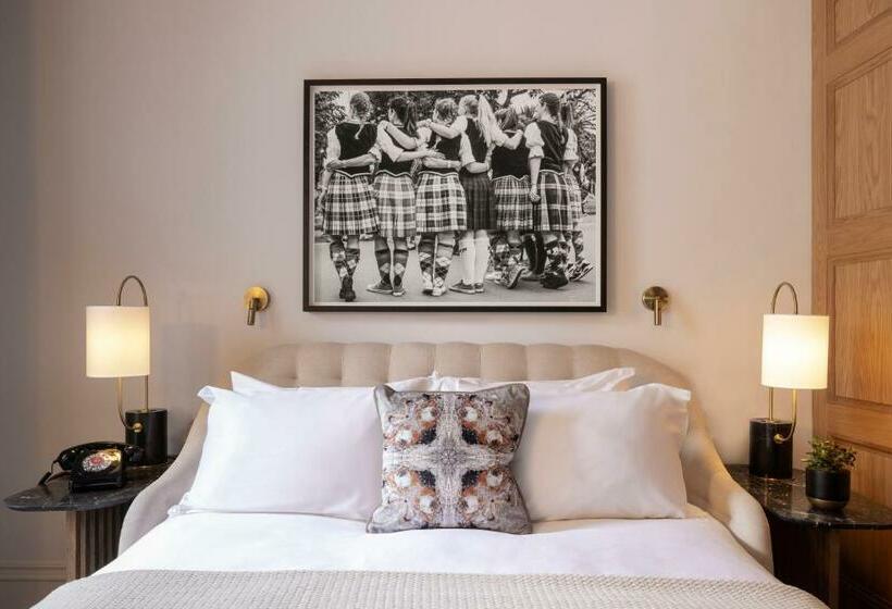 اتاق استاندارد با تخت بزرگ, Virgin Hotels Edinburgh