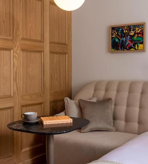 اتاق استاندارد, Virgin Hotels Edinburgh