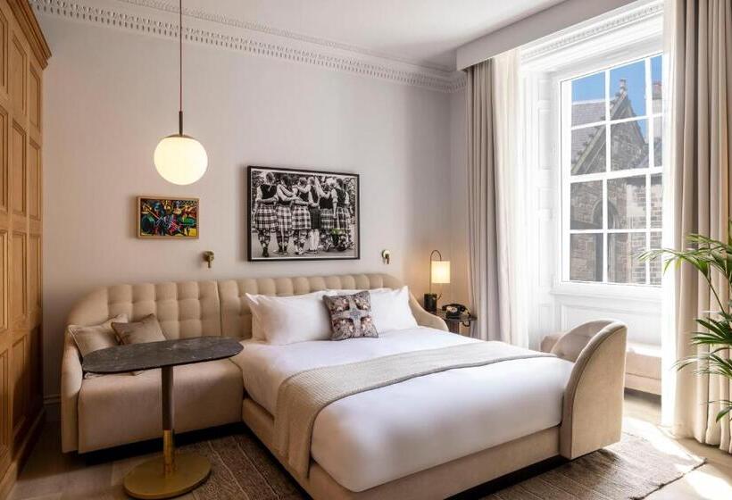 اتاق استاندارد با تخت بزرگ, Virgin Hotels Edinburgh