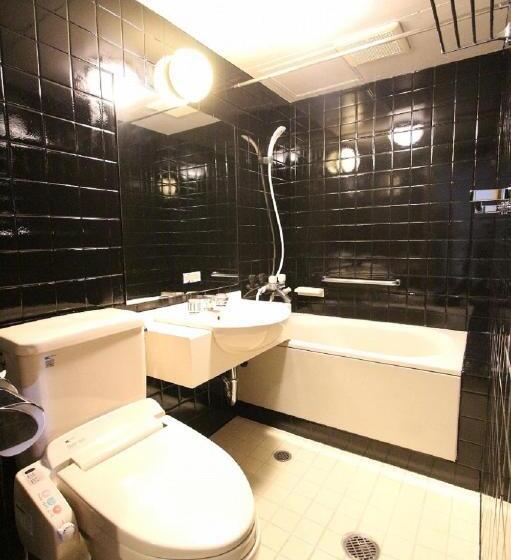 اتاق خانوادگی, Livemax Naha Tomariko