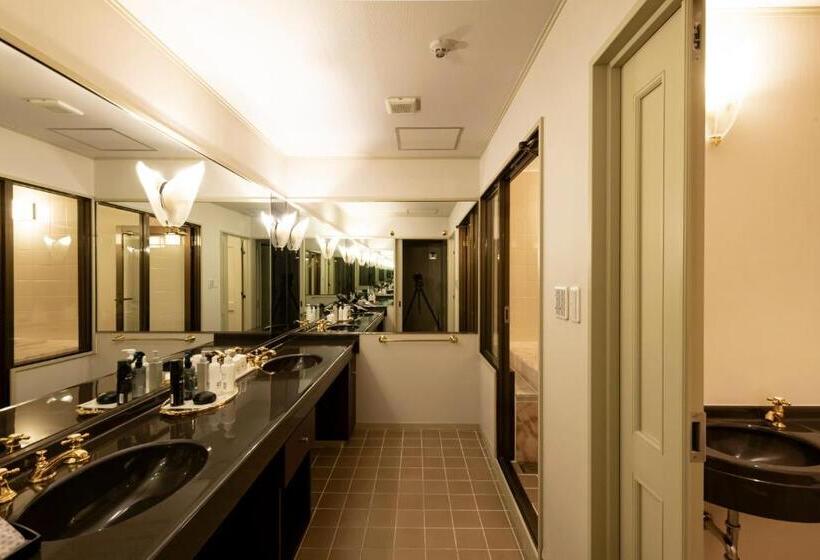 غرفة قياسية ذات إطلالة, Tokiwa