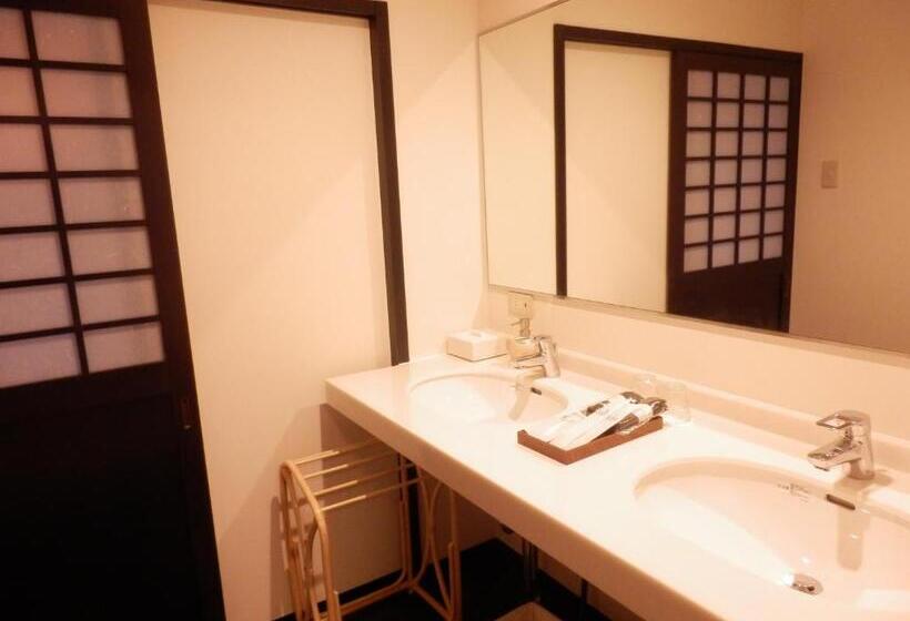 סוויטה, Yuya Ruru Saisai