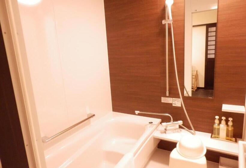 חדר סופריור, Yuya Ruru Saisai