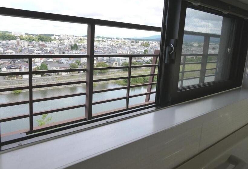 סוויטת ג'וניור, Yuya Ruru Saisai