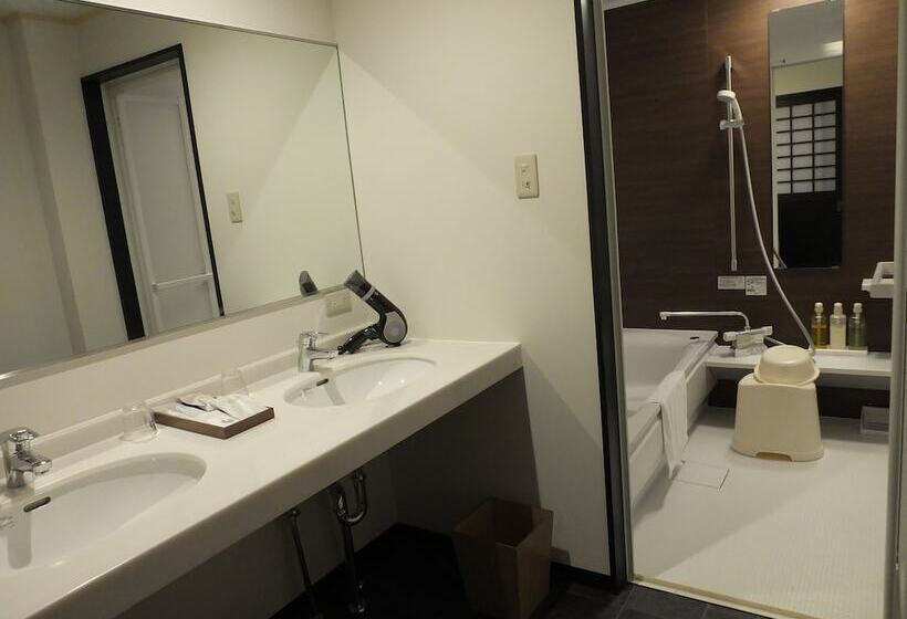 סוויטה, Yuya Ruru Saisai