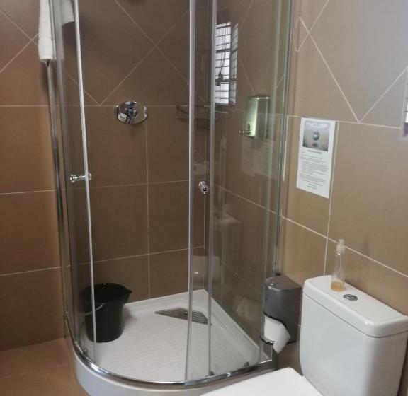 غرفة عائلية, Belmont Guest House