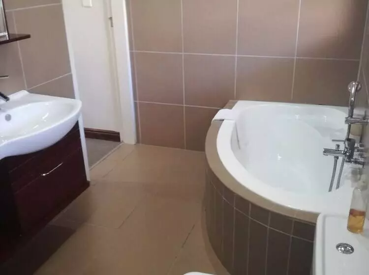 اتاق راحتی, Belmont Guest House