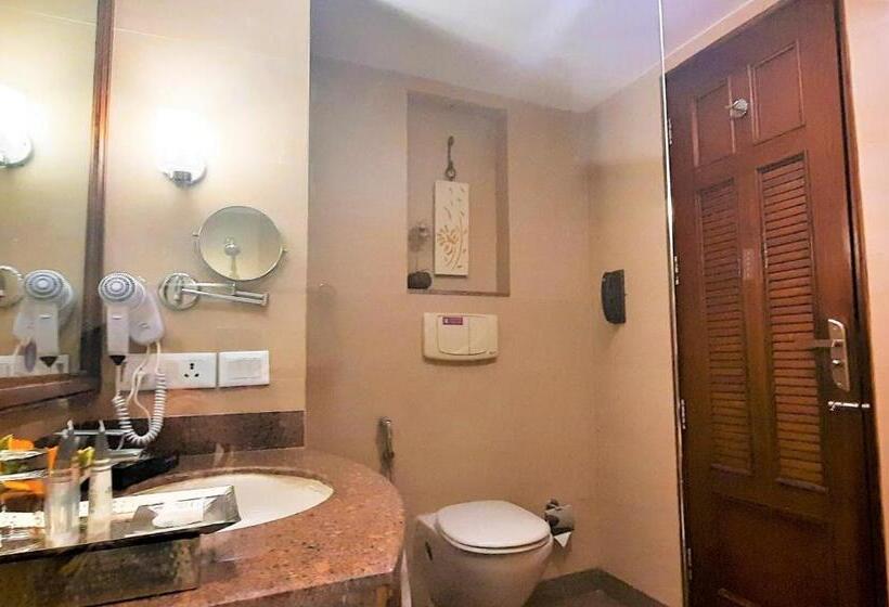 חדר אקזקיוטיב, Royal Orchid Fort Resort