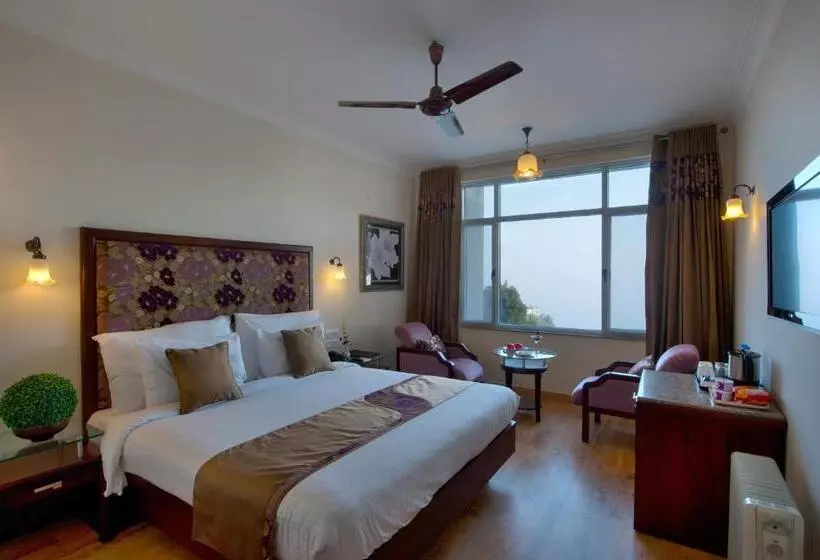 エクゼクティブルーム, Royal Orchid Fort Resort