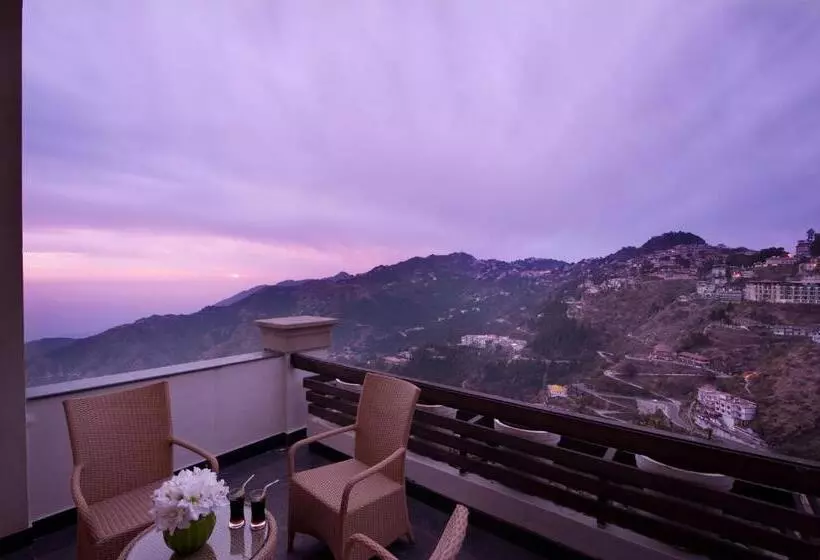 テラス付きスタンダードルーム, Royal Orchid Fort Resort