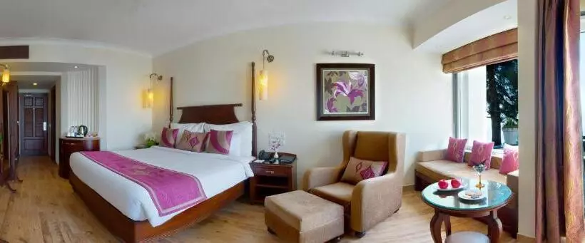 テラス付きスタンダードルーム, Royal Orchid Fort Resort
