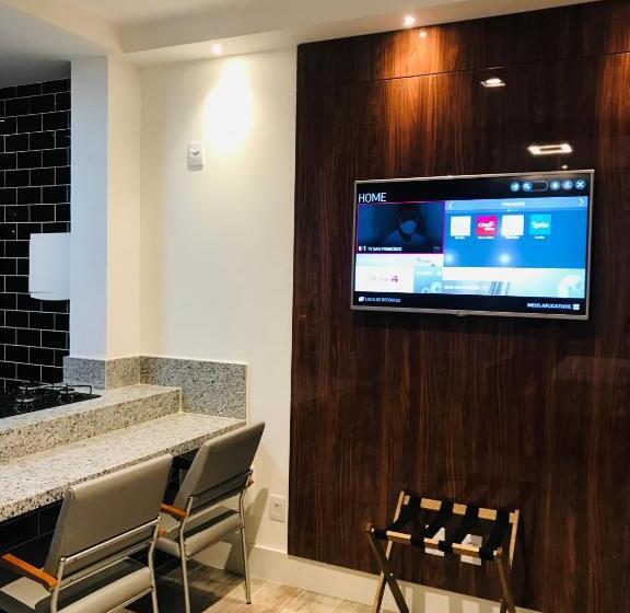 Апартаменты 1 Спальня с Балконом, Flats Monsenhor31   Localizado No Centro Da Cidade