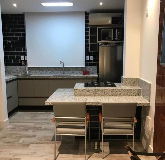 Апартаменты 1 Спальня с Балконом, Flats Monsenhor31   Localizado No Centro Da Cidade