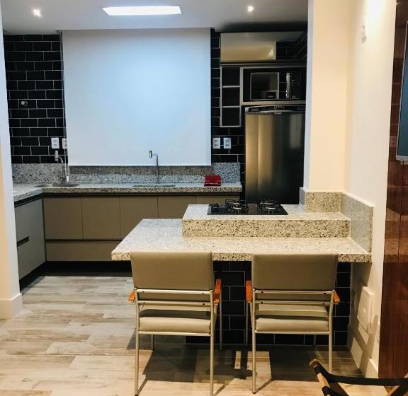 Апартаменты 1 Спальня с Балконом, Flats Monsenhor31   Localizado No Centro Da Cidade