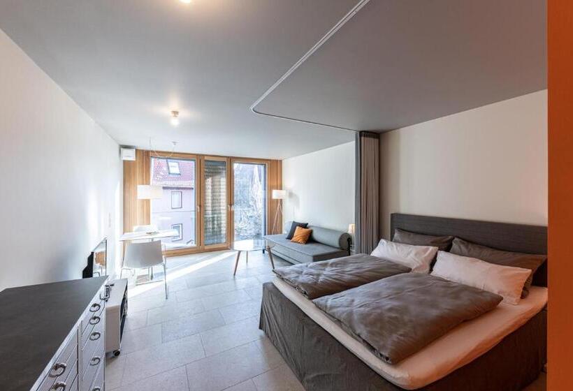 스탠다드 스튜디오, West Apartments