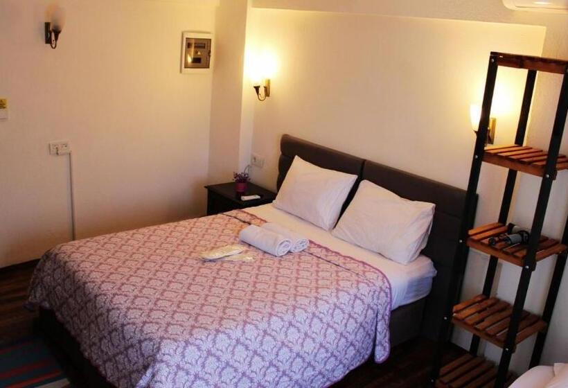 اتاق استاندارد, Pir Efes Konakları