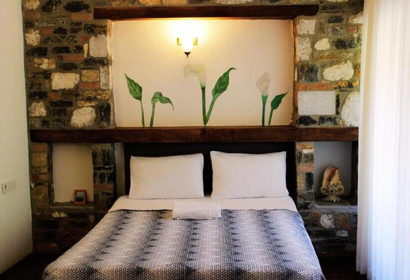 اتاق استاندارد, Pir Efes Konakları