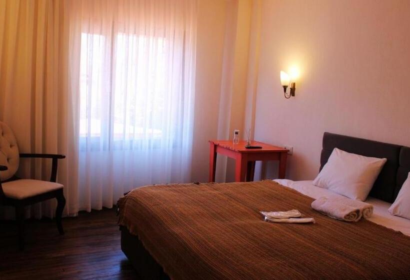 اتاق استاندارد, Pir Efes Konakları