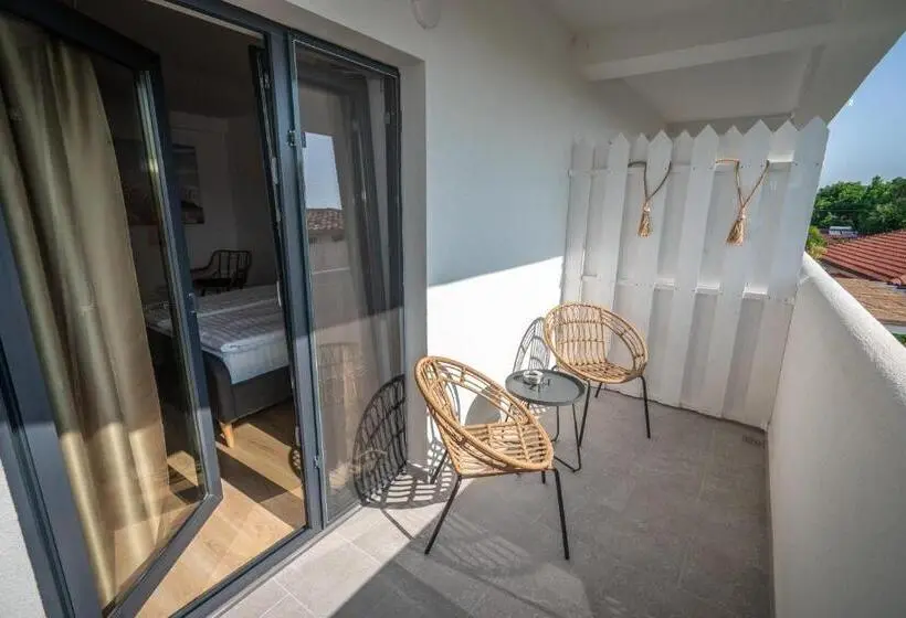 Pokój Deluxe z Balkonem, Spot Vama Veche