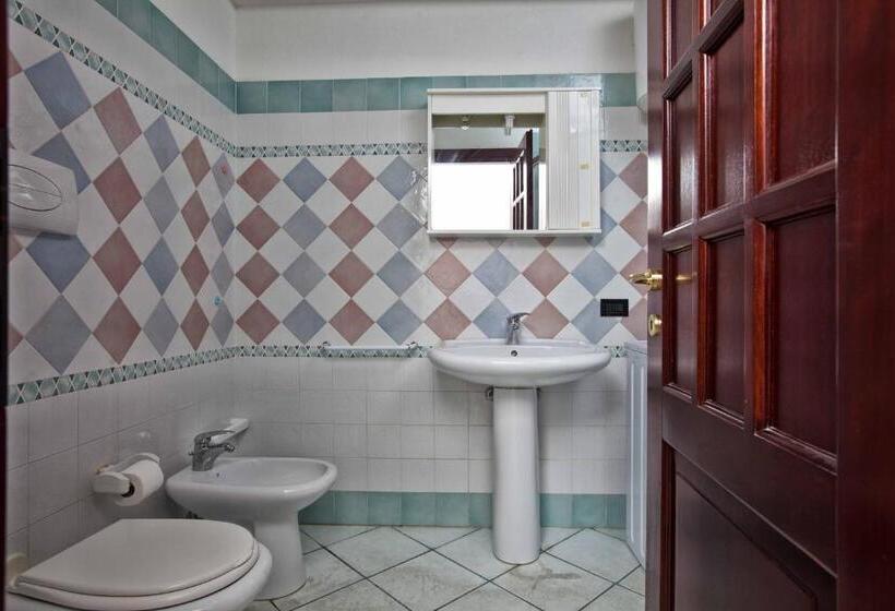 דירת שלושה חדרים, Porto Ottiolu Residence