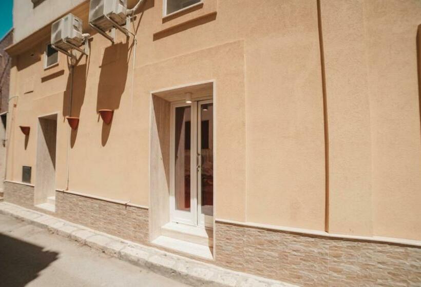 デラックスルーム, G Room