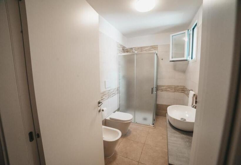 デラックスルーム, G Room