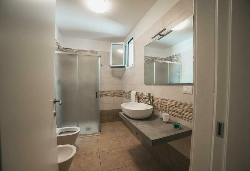 デラックスルーム, G Room