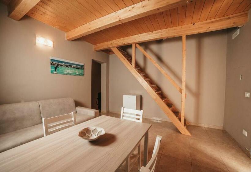 デラックスルーム, G Room