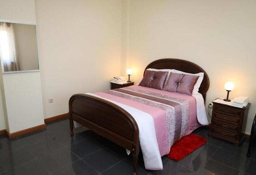 اتاق لوکس, Porto Cruz House