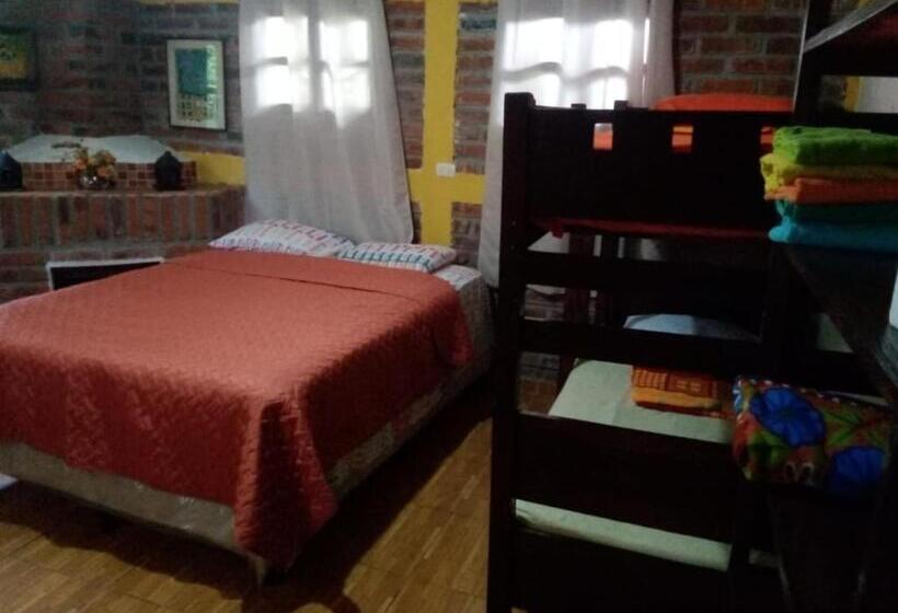 家庭间, Hostal Cabañas Ave Maria