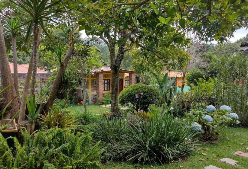 家庭间, Hostal Cabañas Ave Maria