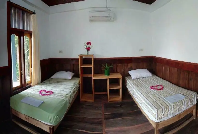 オーシャンビュースタンダードルーム, New Raya   Nias Beach Bungalows