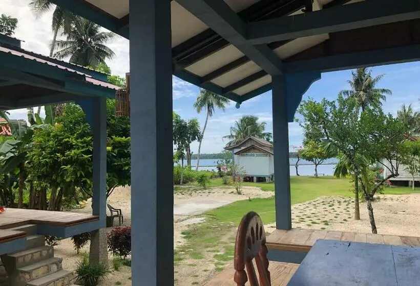 オーシャンビュースタンダードルーム, New Raya   Nias Beach Bungalows