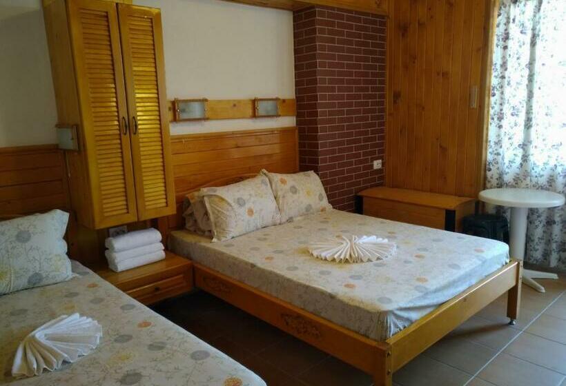 Deluxe Kolmen Hengen Huone, Doctor S House