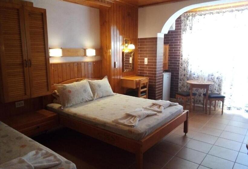 Deluxe Kolmen Hengen Huone, Doctor S House