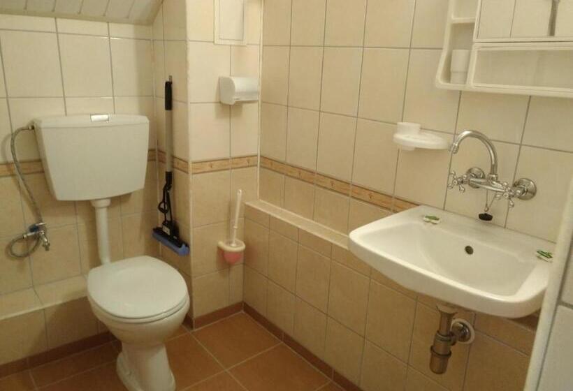 Triple Room Sea View, Doctor S House