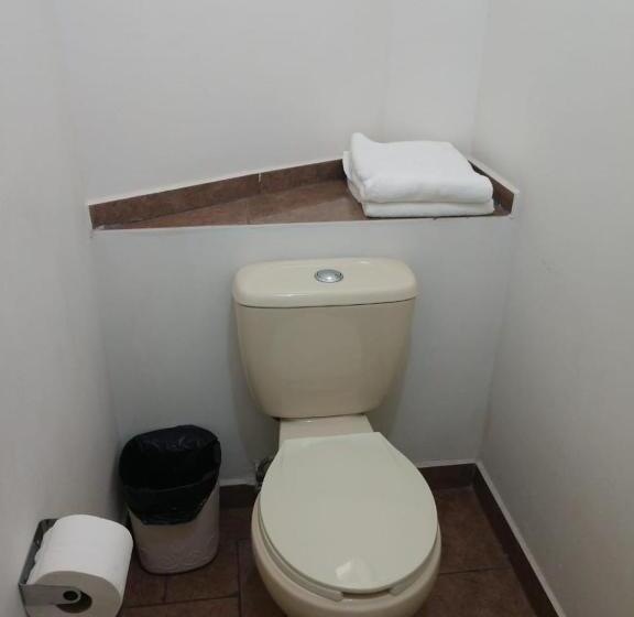 家庭间, Hostal Cristo Rey