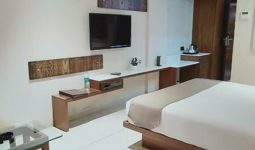 חדר משפחתי, Rs Exclusive Stay & Fine Dine   Near To Akola Junction