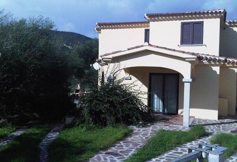 ２ベッドルームハウス, Villa Dettori
