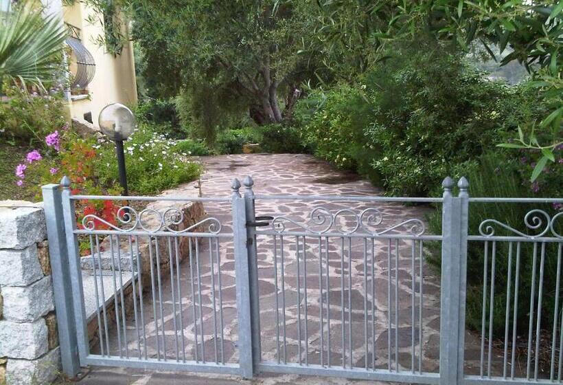 خانه 1 خوابه, Villa Dettori