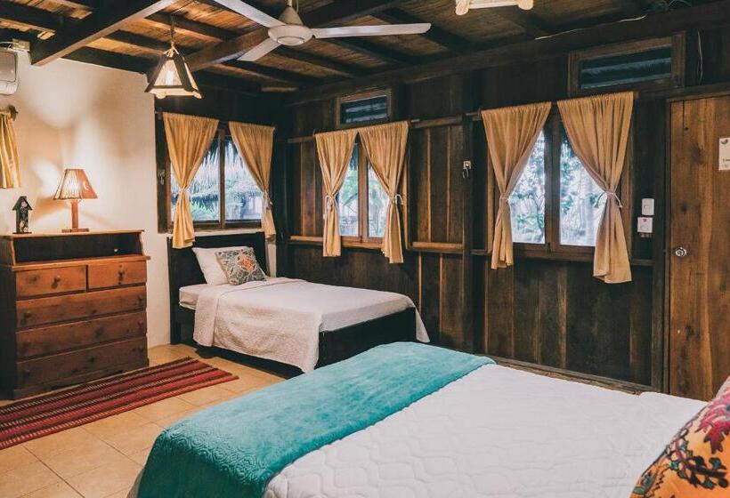 Семейный Номер Вид на Сад, Cuna Luna Hosteria