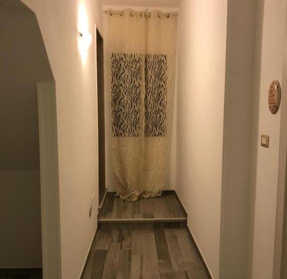 디럭스 룸, Li Caseddi Ti Lu Cesarinu