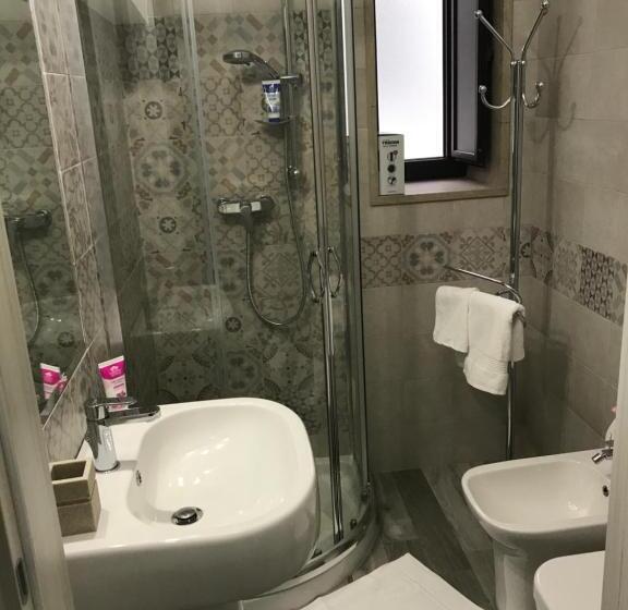 バルコニー付きスタンダードトリプルルーム, Li Caseddi Ti Lu Cesarinu