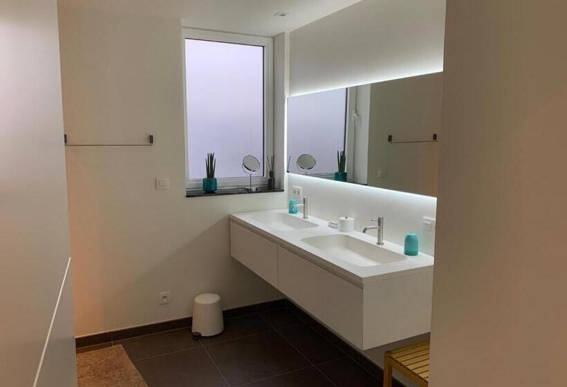 豪华工作室, Q Studio