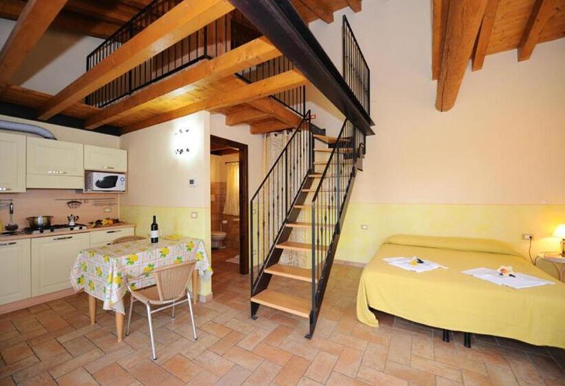 패밀리 스튜디오, Agriturismo Lizzarola