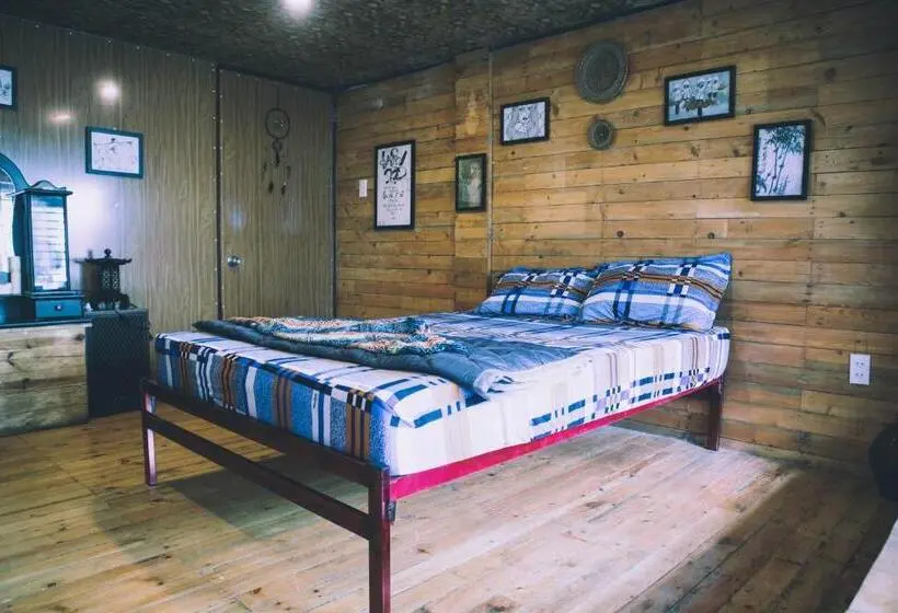 اتاق استاندارد چهارنفره با بالکن, Rỗng Homestay