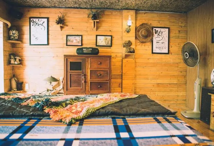 اتاق استاندارد چهارنفره با بالکن, Rỗng Homestay